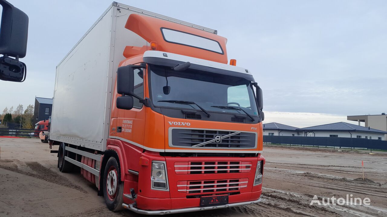 Volvo FM300 box truck