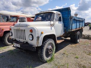 GAZ 5314 flatbed truck