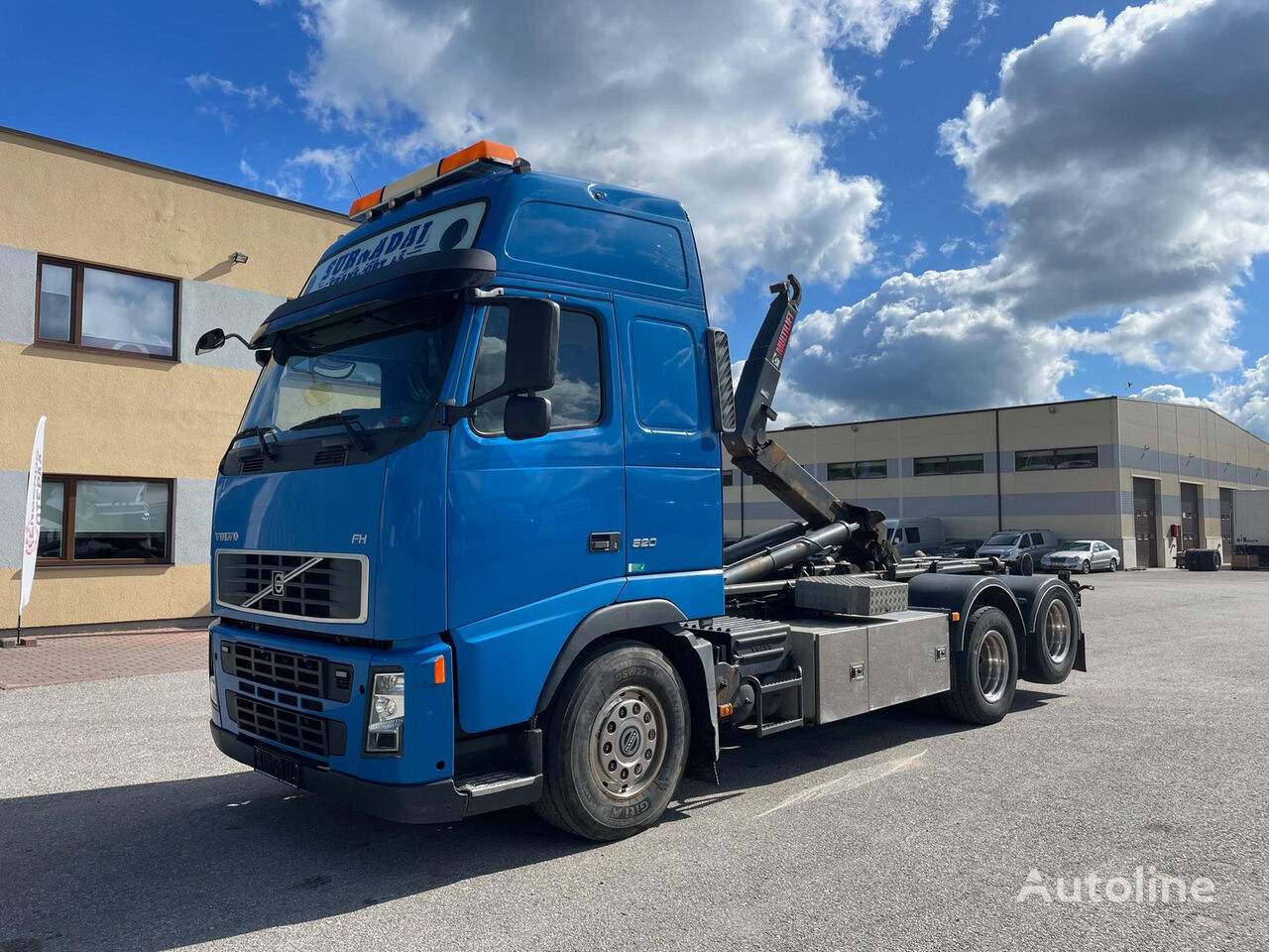 Volvo FH520 6x2 + RETARDER + GLOBETROTTER XL hook lift truck