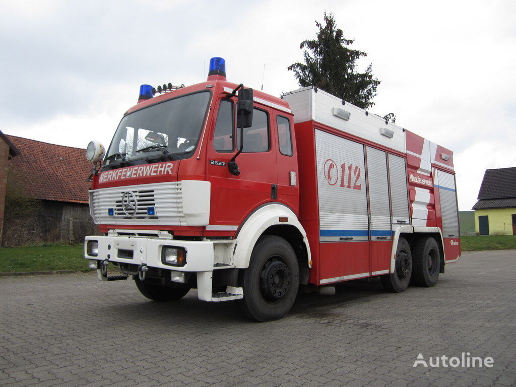 Mercedes-Benz 2527 fire truck