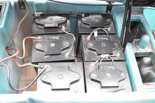 Tennant 5700 scrubber dryer for sale image 20 Tennant 5700 scrubber dryer image 20
