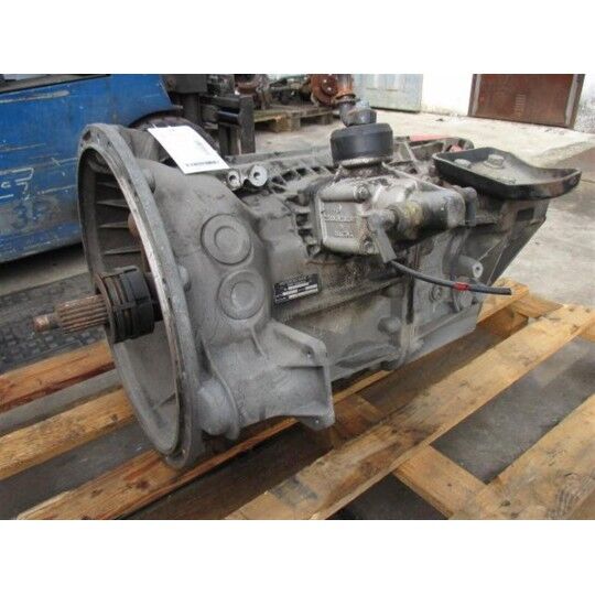 gearbox for Mercedes-Benz 711 automobile