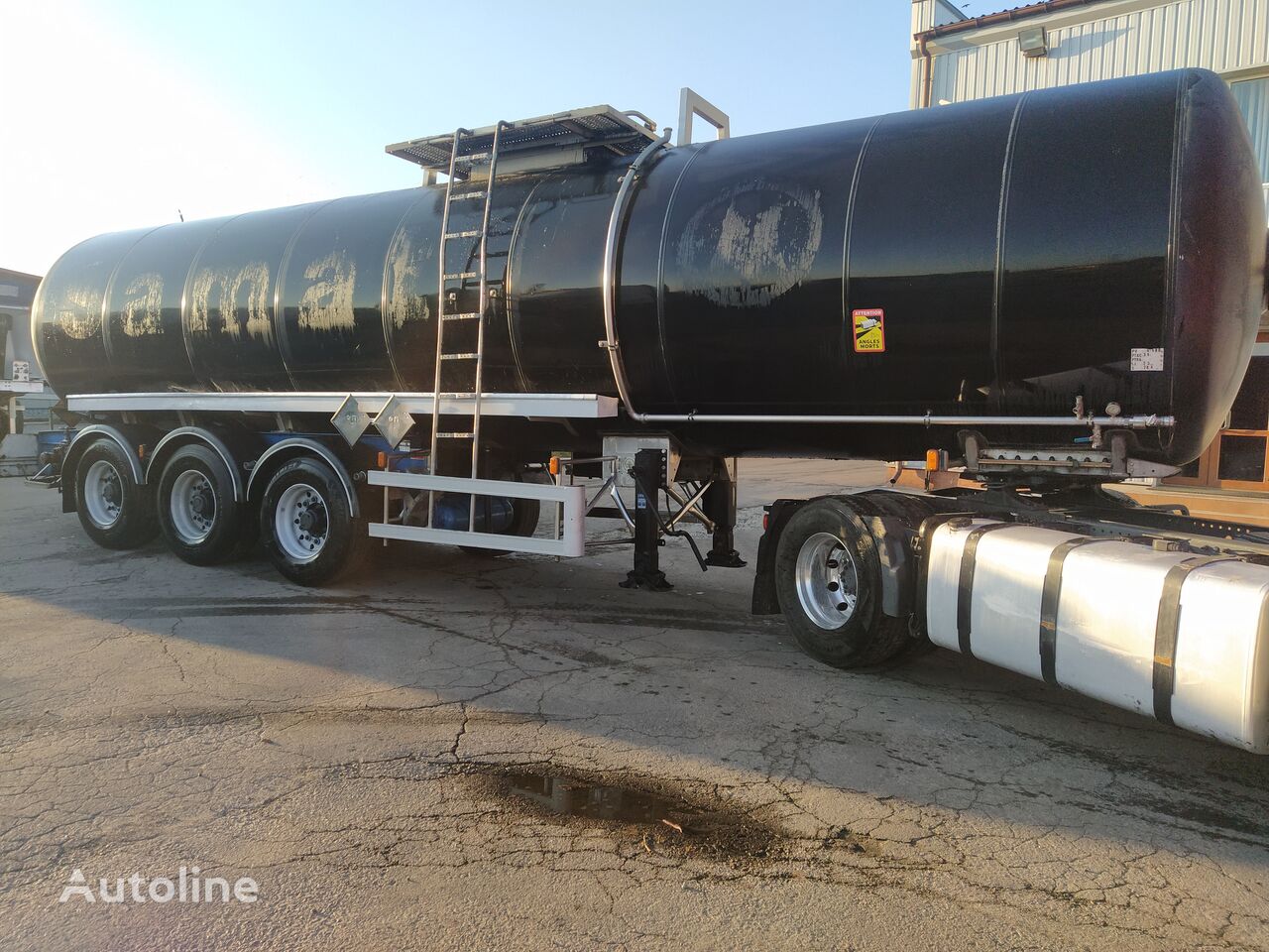 Magyar bitumen tank trailer