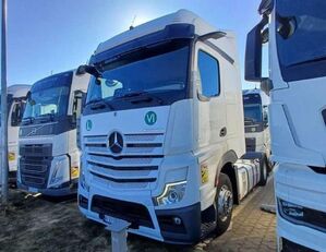 damaged Mercedes-Benz Actros 1845 LS 4x2 BigSpace SEP MCT truck tractor