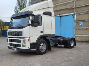 Volvo FM 9 truck tractor